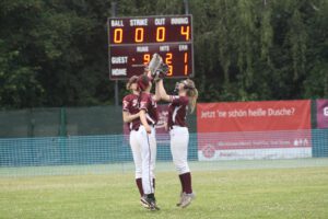 2026-06-20 Softball-Team