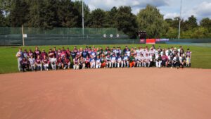 Die Mannschaften des 16. Slow-Pitch-Turniers